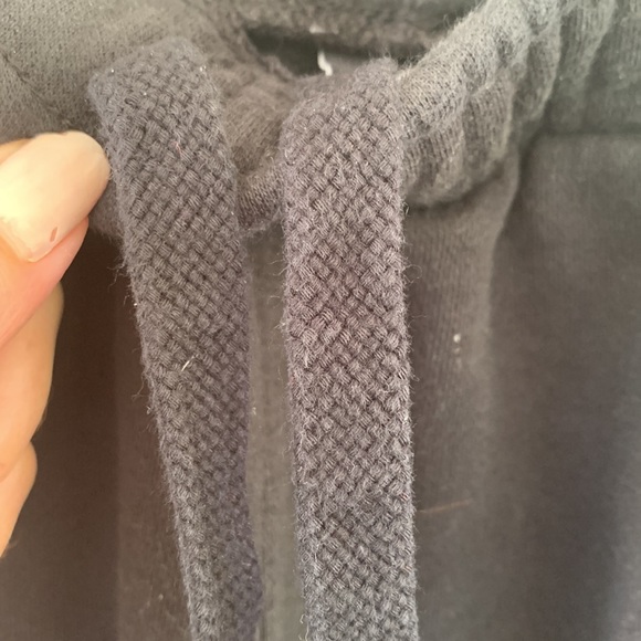 Warm Nike sweatpants - Picture 2 of 4